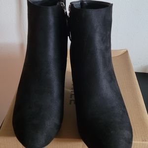 Black ankle suede booties